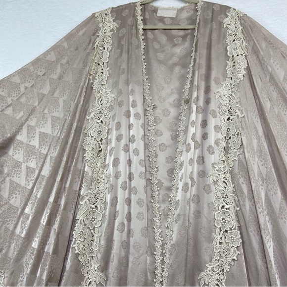 Vintage handmade handdied silk blend embroidered crochet robe duster cardigan. - Picture 2 of 16